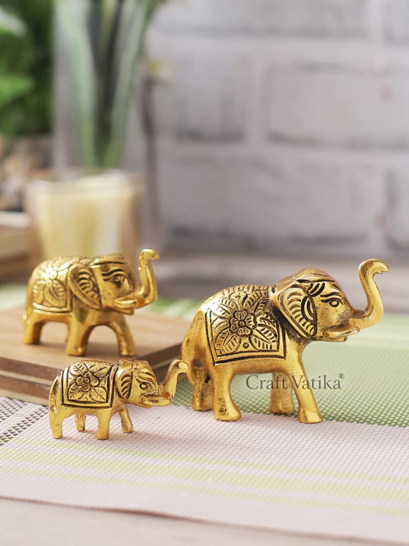 CraftVatika Set of 3 Metal Trunk Up Elephant Family Statue Showpiece Figurine -Fengshui Vastu Lucky - Decorative Items for Home Living Room Decor Living Room Office Desktop & Gifting,Corporate Gift