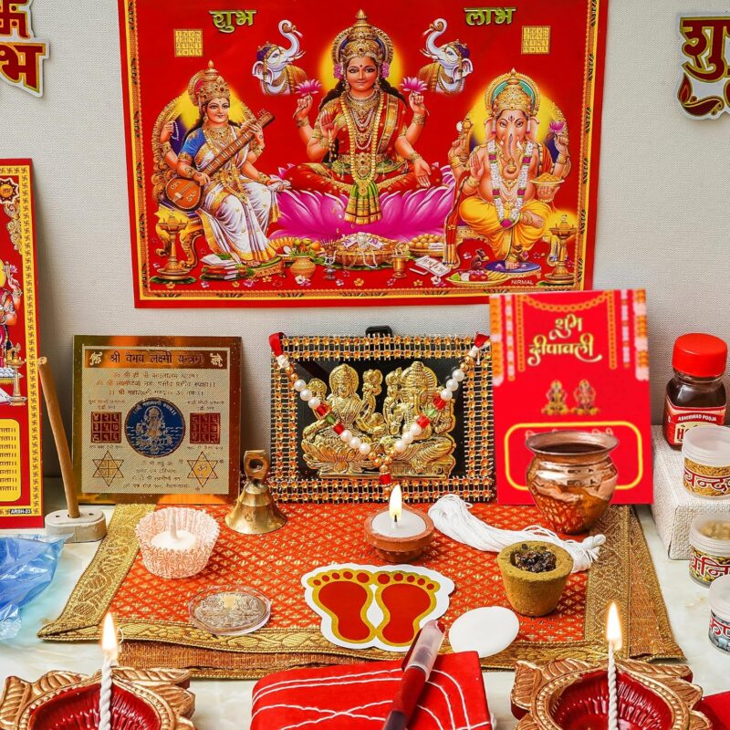 iinfinize Diwali Puja 101 Items Traditional Laxmi Mahalaxmi Home Office Puja Samagri Kit Sampurn Deewali Poojan Set Pooja Vidhi with Poster Premium Diwali Gift Hamper