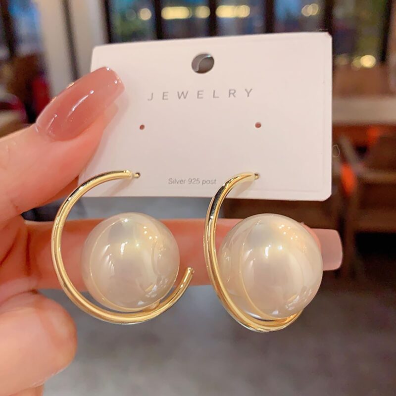 Half Hoop Pearl Earrings for Women Vintage Pearl Jacket Earrings Aesthetic Pearl Planet Earrings Large Crystal Hoop Earrings Minimalist Hypoallergenic Jewelry Gifts