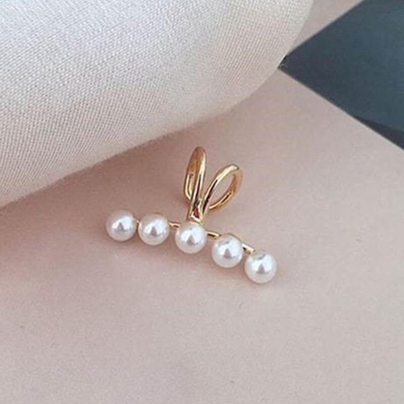 Pearl Ear Cuff Earrings for Women Trendy Gold Vintage Layered Ear Cuff Non Piercing Pearl Earrings for Teen Girls Cartilage Hoop Clip on Earrings Minimalist Jewelry Gifts