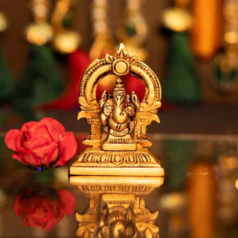 PujaNPujari Lord Ganesha Statue Hindu God Ganesh Ganpati Sitting Idol Sculpture Good Luck/Brass Lord Ganesh Idol/Lord Ganesha for Home Decorative Figurine Pooja Room_ (Gold, Brass)