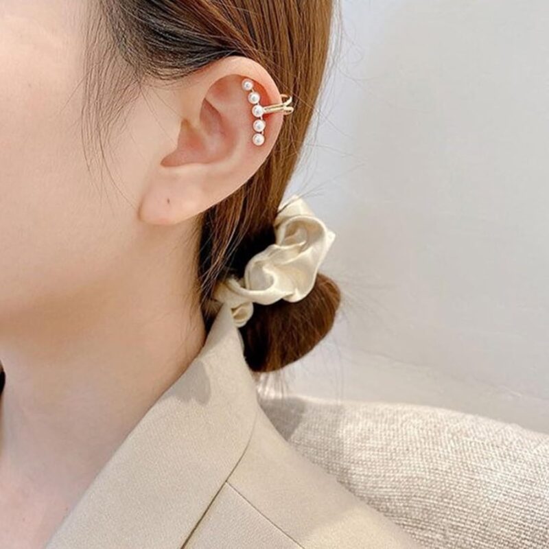 Pearl Ear Cuff Earrings for Women Trendy Gold Vintage Layered Ear Cuff Non Piercing Pearl Earrings for Teen Girls Cartilage Hoop Clip on Earrings Minimalist Jewelry Gifts