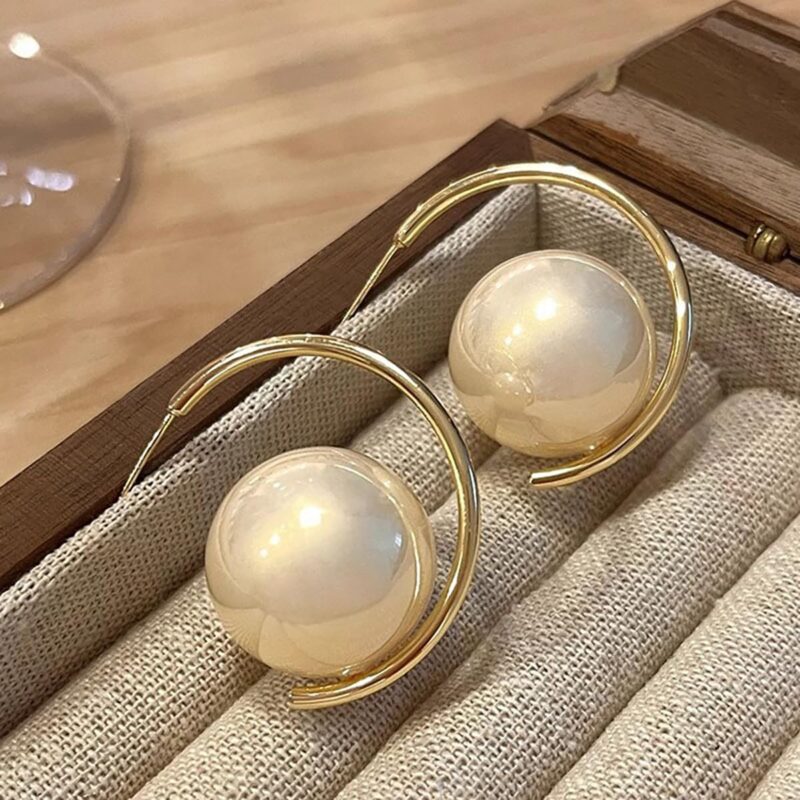 Half Hoop Pearl Earrings for Women Vintage Pearl Jacket Earrings Aesthetic Pearl Planet Earrings Large Crystal Hoop Earrings Minimalist Hypoallergenic Jewelry Gifts