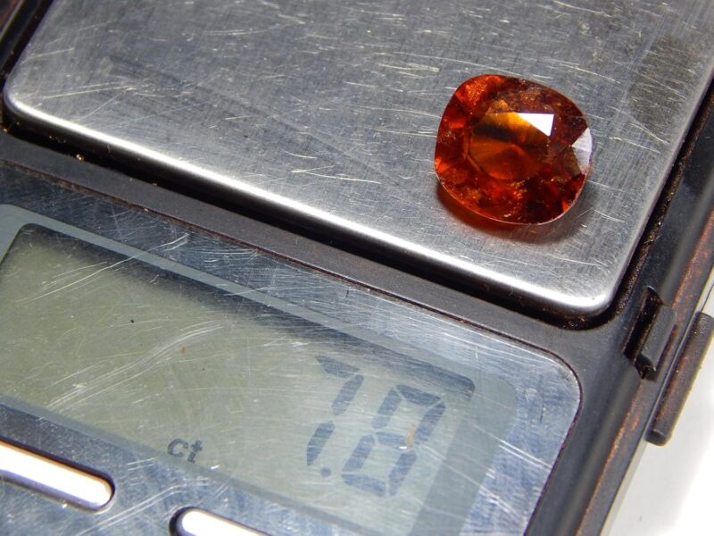 Urancia® Very Glossy Lab Certified Ceylone Hessonite Gomed Gomedha Gemstone 7.8Cts